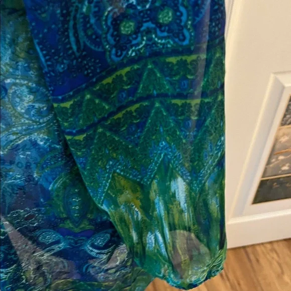 💗Ricki's Vibrant Blue and Green Blouse - Picture 11 of 14